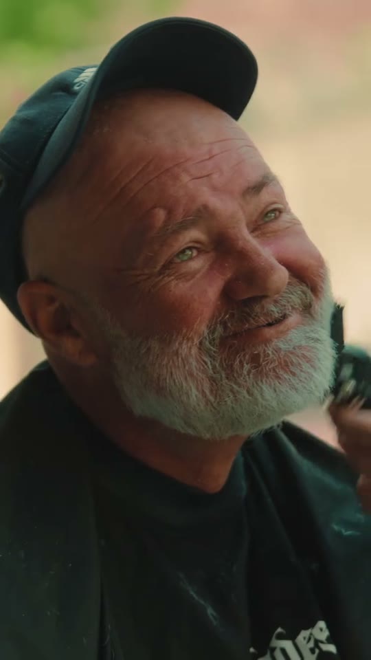 Anton dreams of a warm breakfast and a quiet night – videoclip pe TikTok