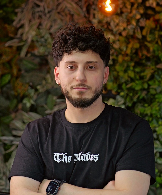 Aleksandar Dimitrov – shoots and edits The Blades Studio videos